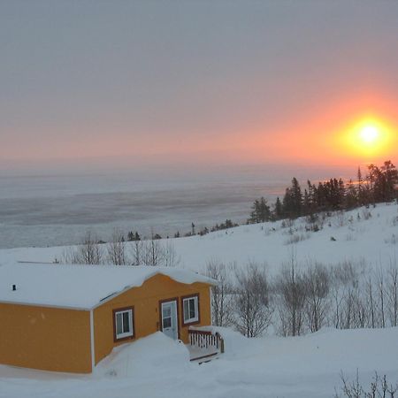 Les Chalets Au Bord De La Mer Les Escoumins Exteriör bild