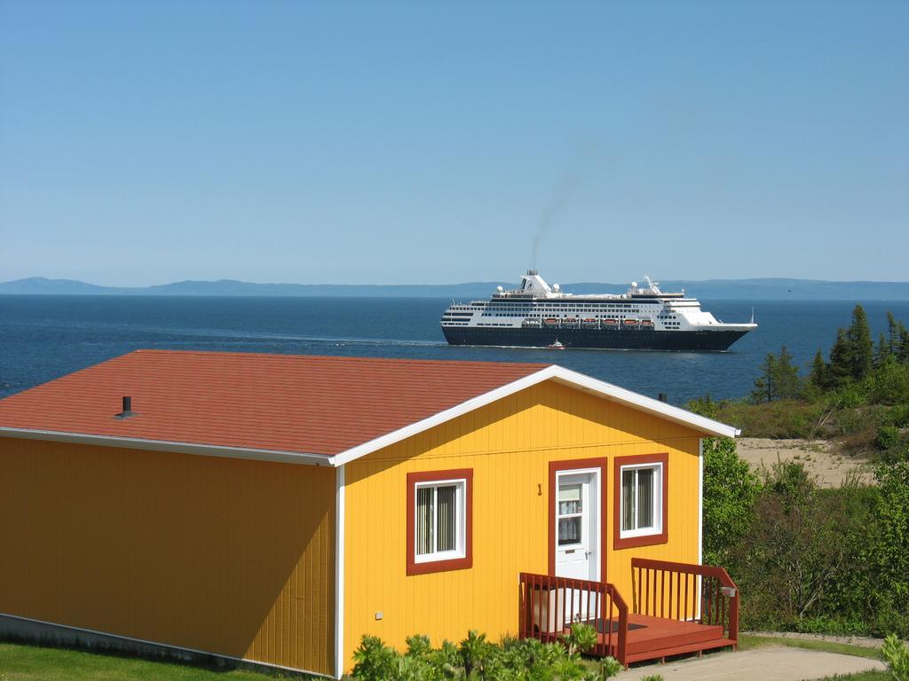 Les Chalets Au Bord De La Mer Les Escoumins Exteriör bild