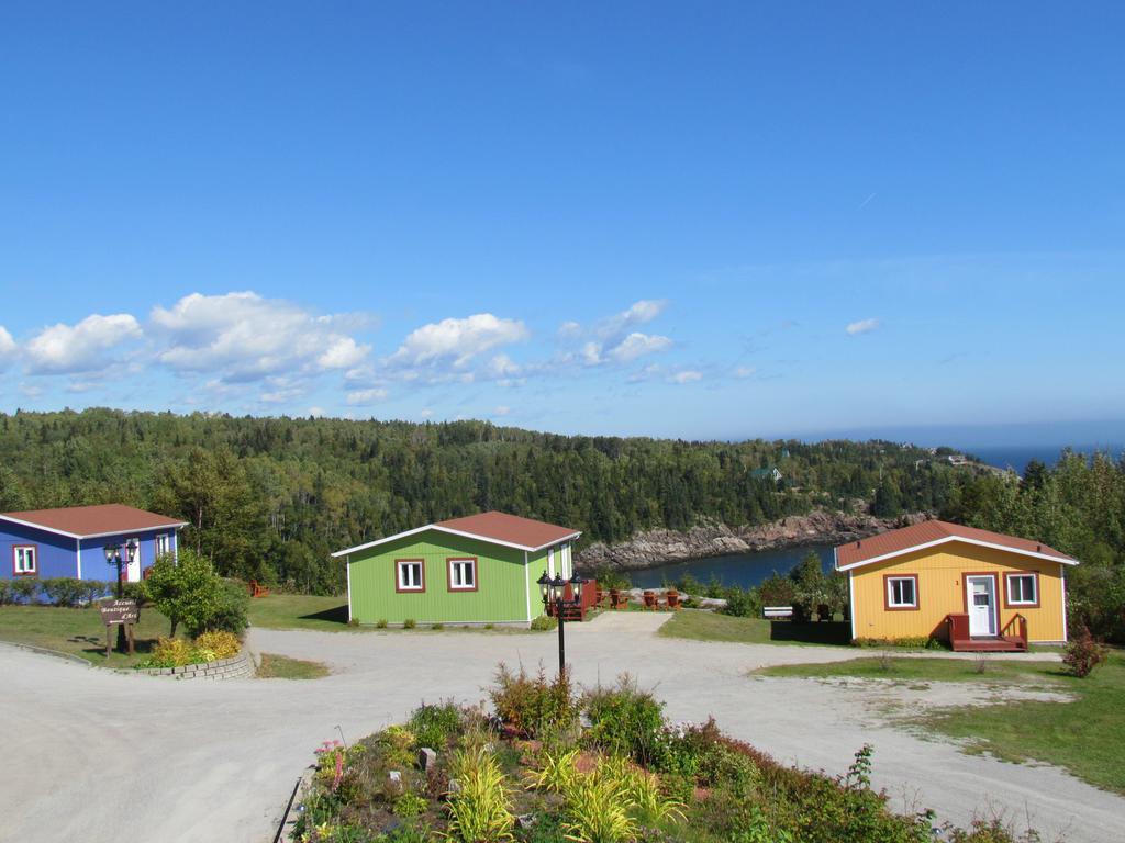 Les Chalets Au Bord De La Mer Les Escoumins Exteriör bild