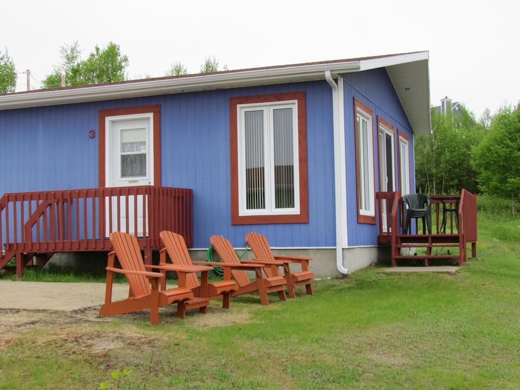 Les Chalets Au Bord De La Mer Les Escoumins Rum bild